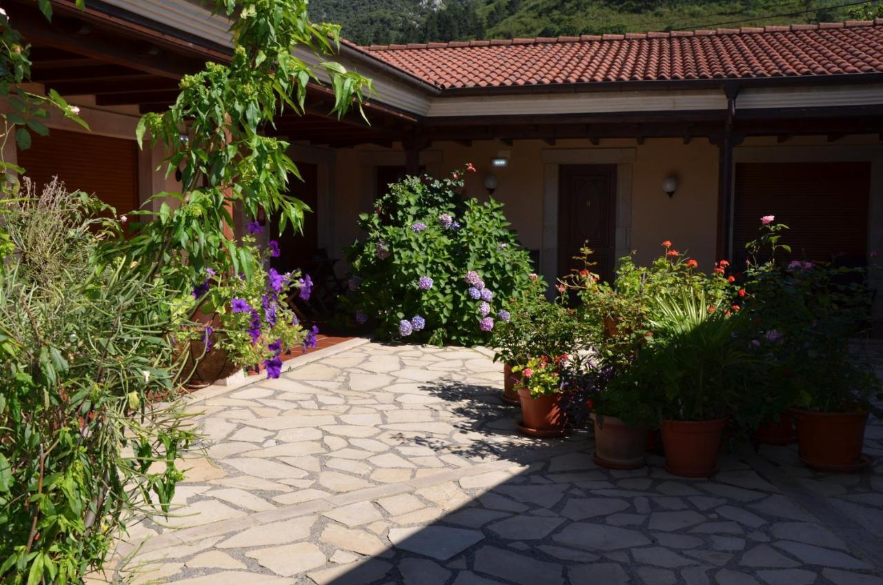 Hotel Arenas De Cabrales- Apartamentos Dış mekan fotoğraf
